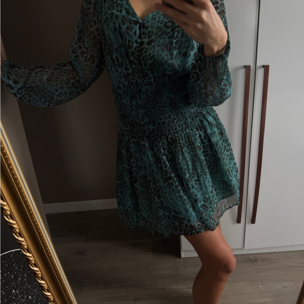 Guess Green Long Sleeve V-Neck Cocktail Dress